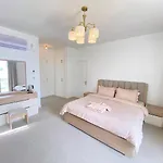 Dinar - Villa Master Bedroom