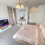Dinar - Villa Master Bedroom