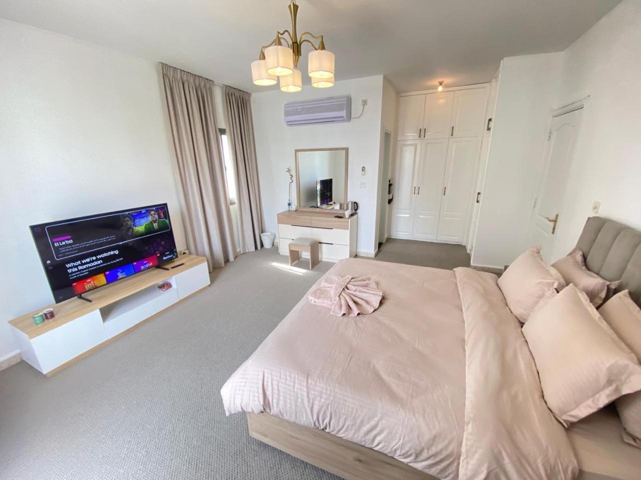 Dinar - Master Bedroom * Abu Dhabi