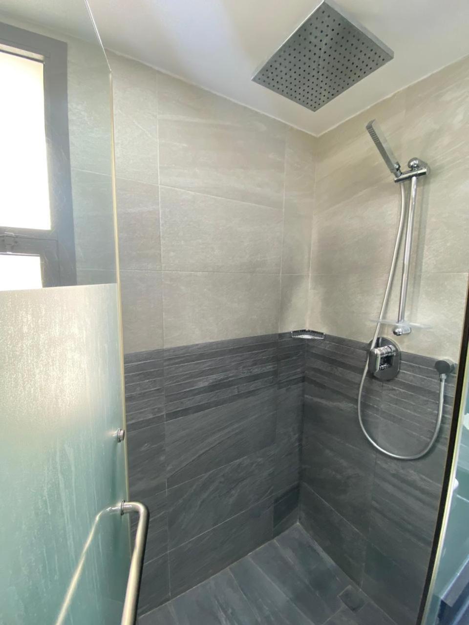 Guest house Dinar - Master Bedroom Abu Dhabi